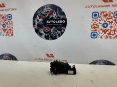 Доводчик крышки багажника Mercedes benz GL450