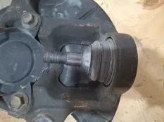 Кулак поворотный Dodge Durango