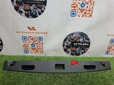 Накладка крышки багажника Mercedes benz E350