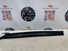Молдинг лобового стекла Land Rover Discovery