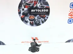 Крючок капота Infiniti G35