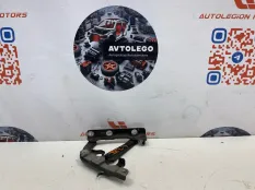 Петля капота Mercedes benz E350