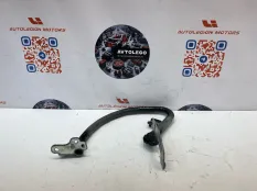 Петля крышки багажника Volvo S60