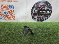 Крючок капота Land Rover Discovery