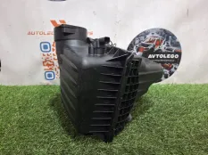 Корпус воздушного фильтра Chrysler 300C