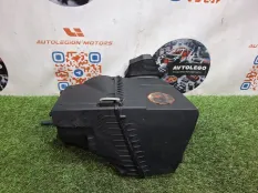 Корпус воздушного фильтра Audi A6