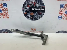 Петля капота Volvo XC70