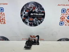 Крючок капота Audi Q7