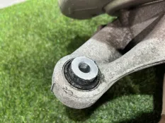 Кулак задний правый Tesla Model 3 Long