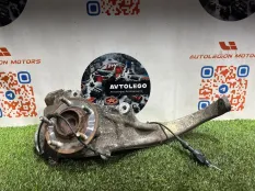 Кулак передний правый Jaguar XF