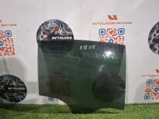 Стекло двери BMW 330E