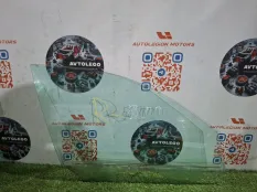 Стекло двери BMW 330E