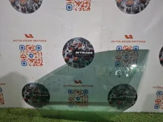 Стекло двери Mercedes benz E350CDI