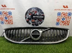 Решетка радиатора Volvo V40