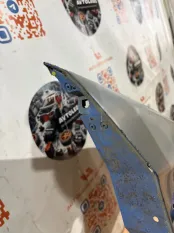 Крыло переднее правое