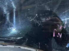 Крыло переднее левое