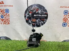 Замок двери передний правый Land Rover Freelander