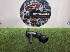 Патрубок охлаждения Mercedes benz C220