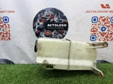Бачок омывателя лобового стекла Toyota Tundra
