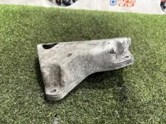 Кронштейн двигателя BMW 520D