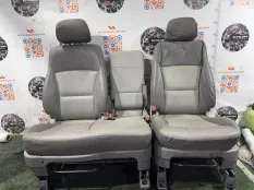 Передние сиденья Hyundai Grand Starex