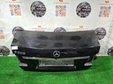 Крышка багажника Mercedes-Benz E300