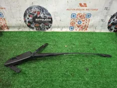 Поводок дворника Mercedes-Benz E350