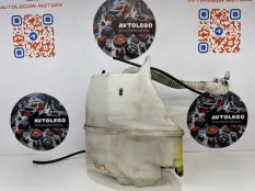 Бачок стеклоомывателя Land Rover Freelander