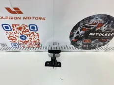 Крючок капота Mercedes benz ML320