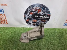 Кронштейн двигателя Land Rover Discovery