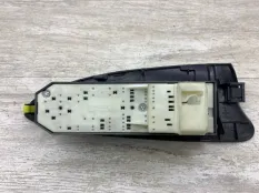 Блок управления стеклоподъемниками TOYOTA RAV4