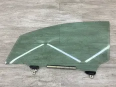 Стекло двери TOYOTA AURIS