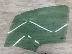 Стекло двери CITROEN C3