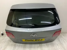 Крышка багажника TOYOTA AVENSIS