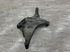 Кронштейн двигателя VOLKSWAGEN PASSAT B6