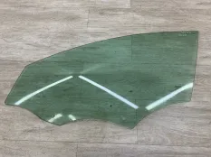 Стекло двери VOLVO V60