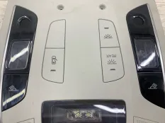 Плафон подсветки салона AUDI A6