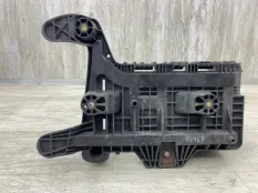 Подставка под аккумулятор VOLKSWAGEN PASSAT B7