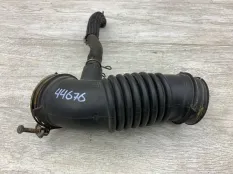 Патрубок воздушного фильтра TOYOTA AVENSIS