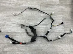 Проводка двери TOYOTA AURIS