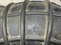 Патрубок воздушного фильтра AUDI A4
