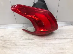 Фонарь PEUGEOT 2008