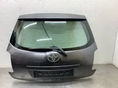 Крышка багажника TOYOTA AURIS