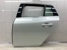 Дверь VOLVO V60