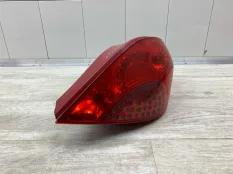 Фонарь PEUGEOT 207