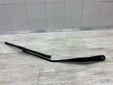 Щеткодержатель VOLVO V60