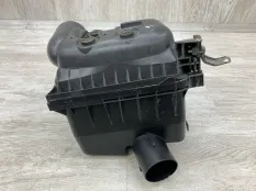 Корпус воздушного фильтра TOYOTA AURIS