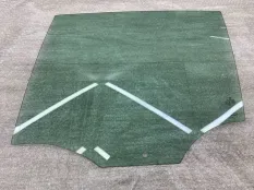 Стекло двери VOLKSWAGEN GOLF