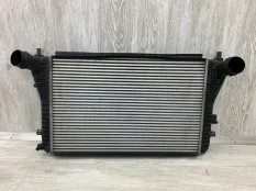 Радиатор интеркулера VOLKSWAGEN GOLF