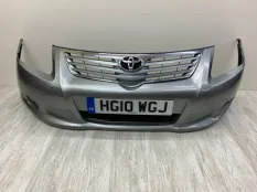 Бампер TOYOTA AVENSIS